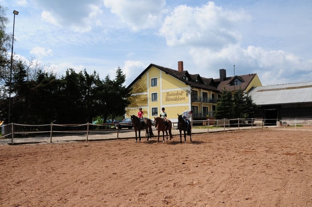 Hotel Reiterhof-Altmuehlsee Gunzenhausen Exterior photo